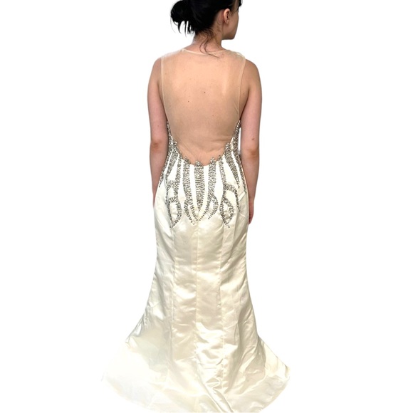 Vintage 1990s Wedding Dress Winter White Crystals Backless Mesh Sweetheart Sz 8 - Picture 12 of 16